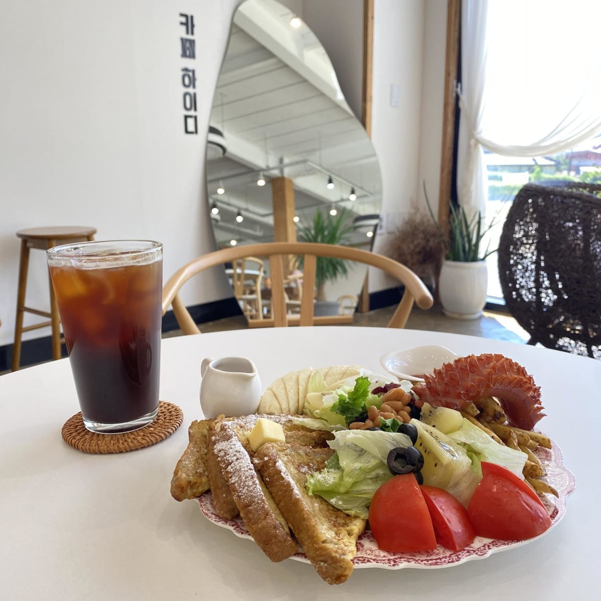 궁평항 가을 바람 속 쉬림프 브런치 인기 메뉴